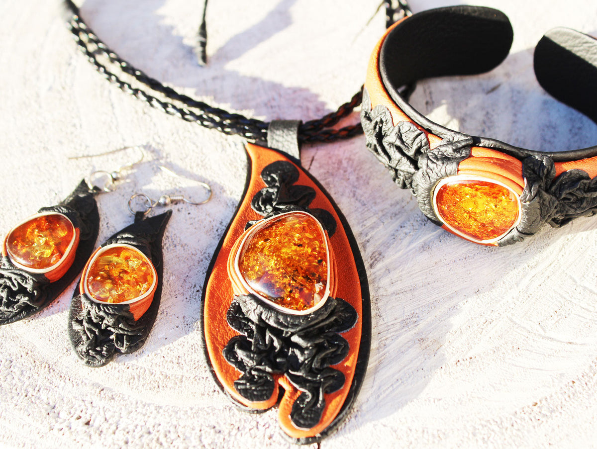 AMBER LEATHER SET